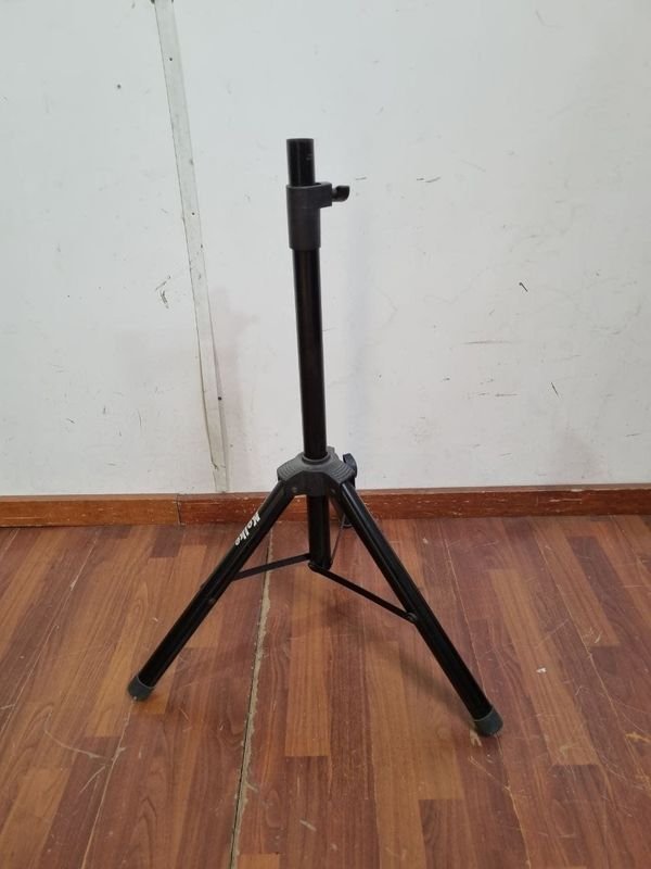 Trípode para Parlante Kolke Negro Metálico Plegable