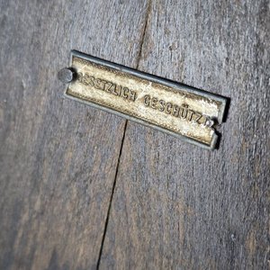 Zapatero Astro Húngaro de Madera Oscura - imagen 3