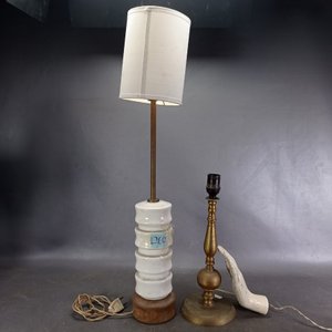 Par de Lámparas: Bronce Macizo y Cerámica Blanca - imagen 4