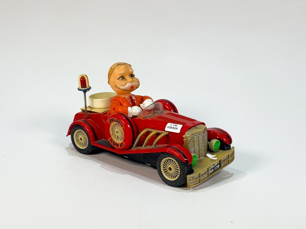 Auto de Juguete Rojo a Pila con Figura de Anciano - Son Ai Toys (1984)