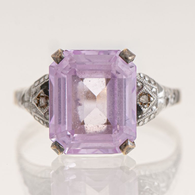 Lote anterior: Anillo de Oro y Plata con Rosa de Francia