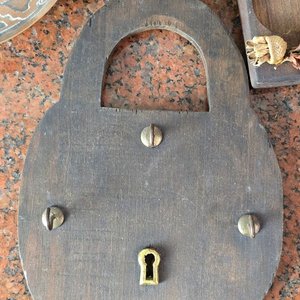 Lote Variado de Objetos Decorativos y Utilitarios en Madera y Metal - imagen 8