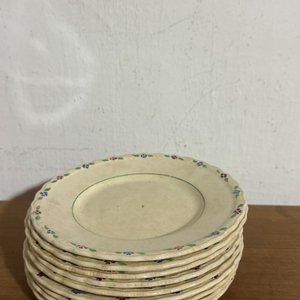 Lote anterior: Lote de 9 Platillos de Porcelana con Bordes Decorados