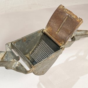 Antiguo Pelapapas de Metal Vintage - imagen 2