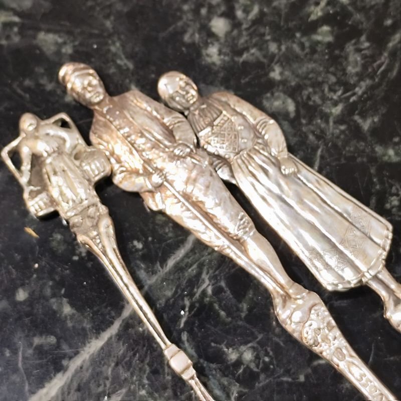 2 cucharas grandes de plata y 3 chiquitas labradas - imagen 4