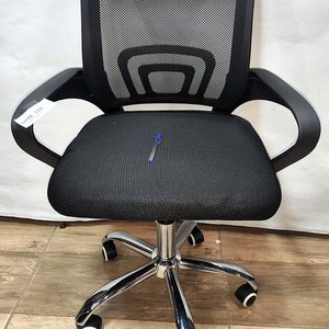 Silla de Escritorio Giratoria Negra con Respaldo Lumbar en Malla - imagen 4