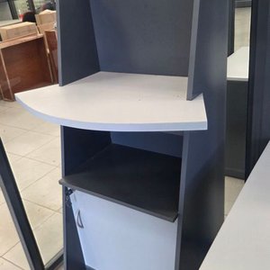 Mueble de Autoconsulta con Estante y Puerta - imagen 2