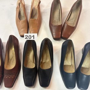 Lote anterior: Lote de 5 Pares de Zapatos de Cuero para Mujer - Talle 36