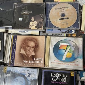 Lote de 50 CDs de Música Clásica y 11 Juegos de PlayStation - imagen 14
