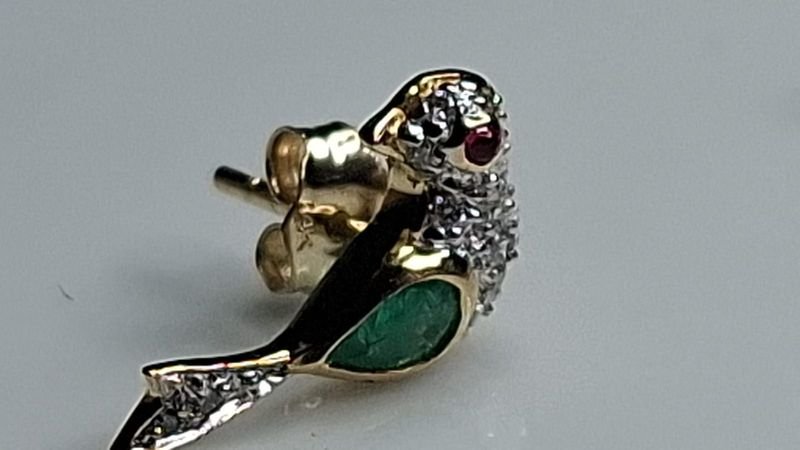 Re lindas las caravanas para niñas con rubi y Esmeralda en oro 14k - imagen 3