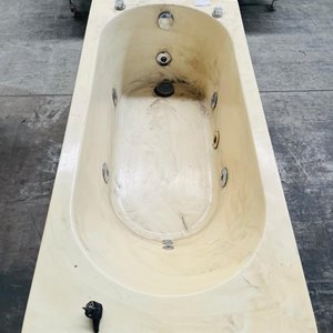 Lote anterior: Jacuzzi de Fibra con Motor y Grifería
