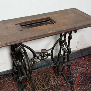 Par de Pies de Máquina de Coser con Tapa y Mesa Libro - imagen 5
