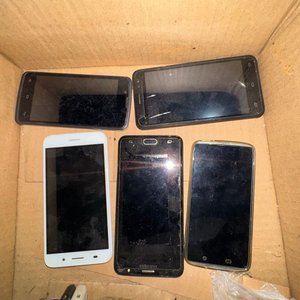 Lote de Celulares Usados con Cajas - imagen 3