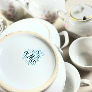Juego de Vajilla de Porcelana Blanca con Flores Rosas y Bordes Dorados - imagen 5