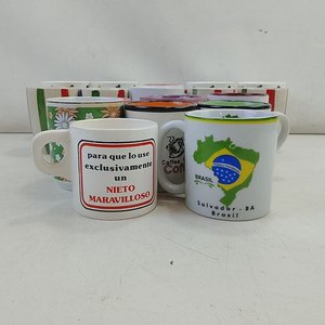Lote de 18 Tazas y Jarros de Cerámica con Diseños Variados - imagen 3