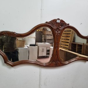 Lote anterior: Importante Espejo Doble de Pared con Marco de Madera Tallada