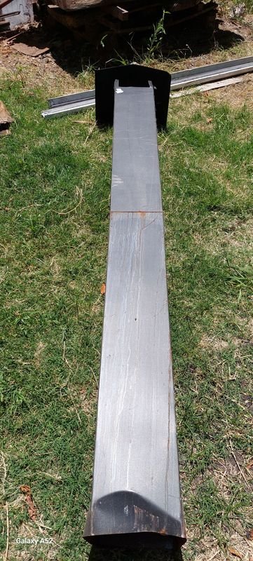 Lote anterior: Chimenea de metal con base de madera