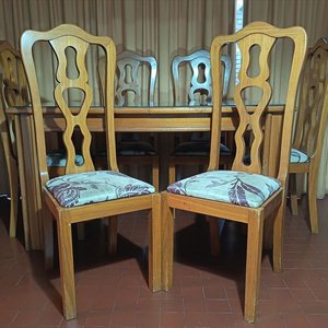 Juego de Comedor: Mesa Extensible con Tapa de Vidrio y 6 Sillas Tapizadas - imagen 3