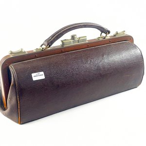 Lote anterior: Maletín Médico Vintage de Cuero Marrón - 35 cm