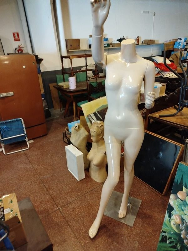 Maniquí de plástico blanco - imagen 4