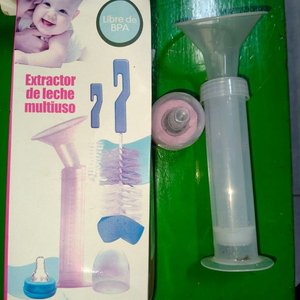 Lote siguiente: Extractor Manual de Leche Multiuso Libre de BPA