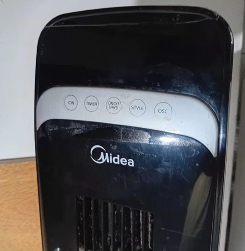 Ventilador Midea con accesorios y puntal ajustable - imagen 4