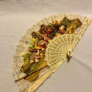Lote de dos abanicos plegables de estilo clásico - imagen 2