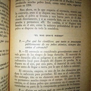 2 Libros "Circulo Militar-Biblioteca del Oficial": Política Internacional y Fuerzas Armadas en la Era Atómica IV y Guerra Fría en Berlín Tomo I (1957) - imagen 7