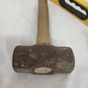 Nivel de 80cm, Mazo de 2kg y 3 Puntas de Construcción - imagen 3