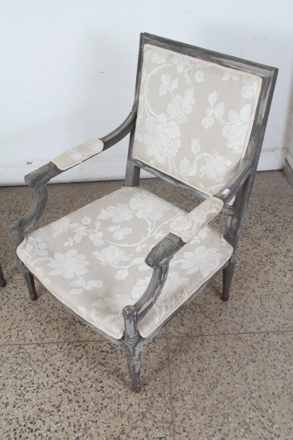 Sillas Luis XVI con tapizado floral, patinadas y con posa brazos - imagen 6
