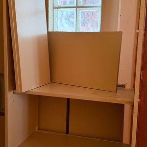 Estantería Vertical de MDF Laminado con Puertas y Estantes - imagen 4