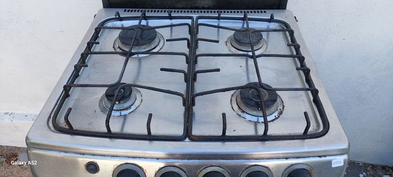 Cocina de gas con estufa y horno en buen estado - imagen 6