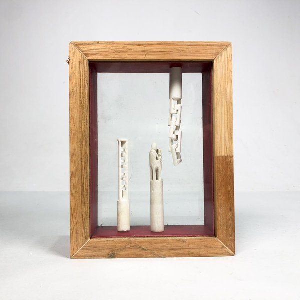 Vitrina con Esculturas "Esculturas en Tiza" de Sebastián Peter - imagen 1