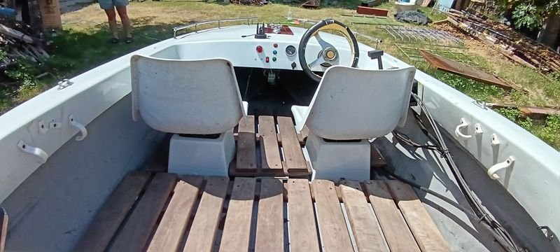 Lancha con Trailer y motor nuevito - Venta en subasta - imagen 8