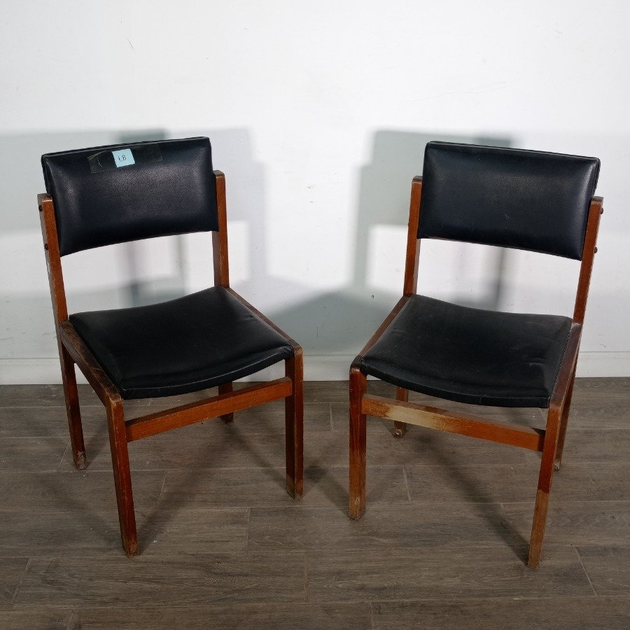 Sillas de Cedro con Asiento de Cuero y Estructura de Madera - imagen 1