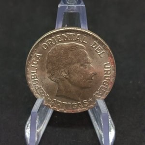 Moneda Uruguaya 50 Centésimos 1943 "Busto de Artigas" en Plata - Sin Circular - imagen 3