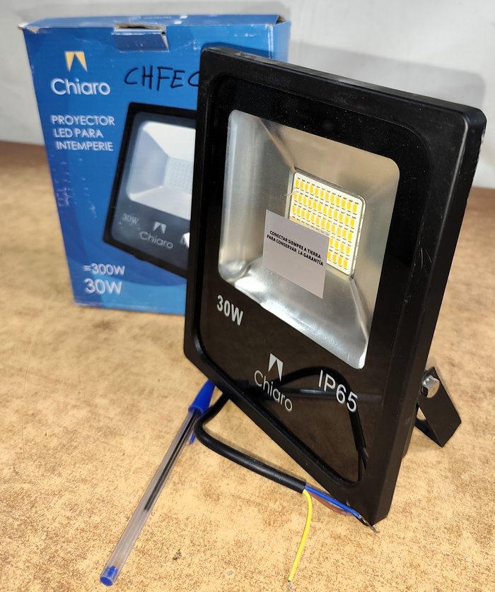 Luz LED para Exterior con Tecnología de Puntas Calientes 30W - imagen 3