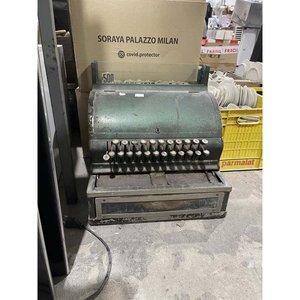 Lote anterior: Máquina Registradora Antigua "Soraya Palazzo Milan" con Faltantes