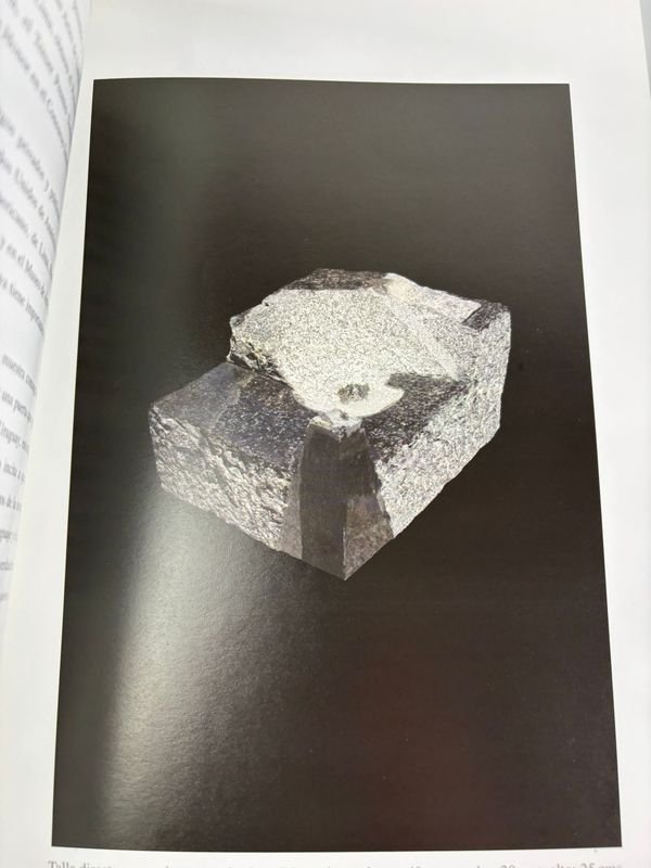 Colección de libros de arte contemporáneo, videoarte y textiles - imagen 13