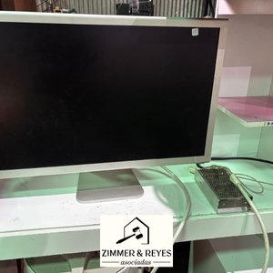 Lote anterior: Monitor Apple Cinema Display 32" Plata