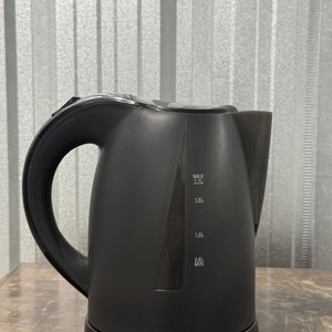 Jarra Eléctrica Hometech Mate 1.7L con Regulación de Temperatura - imagen 3