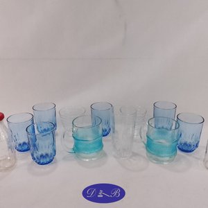 Lote siguiente: Conjunto de Vasos de Vidrio Varios Colores y Diseños