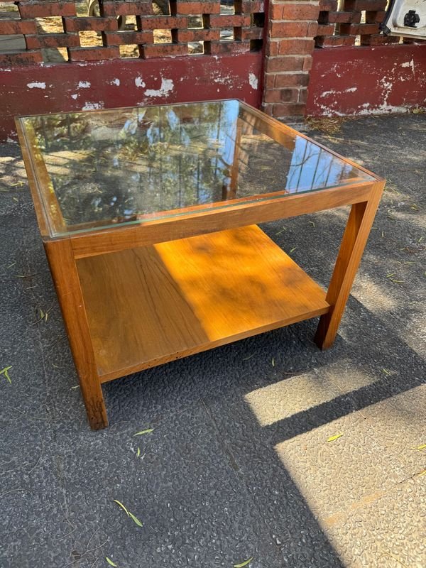 Mesa ratona en madera con vidrio 60x60x45 - imagen 2