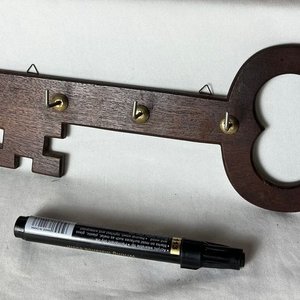 Porta Llaves de Madera con Forma de Llave Antigua - imagen 3