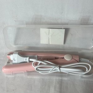 Planchita de Pelo Rosa con Estuche y Marcador - imagen 2