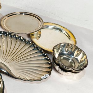Lote de 9 piezas metálicas: bandejas, coquillas y centros - imagen 5