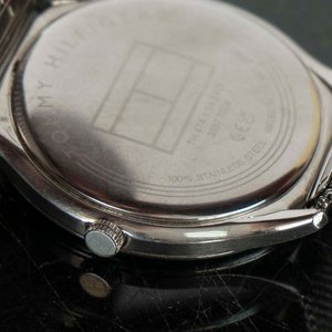 Reloj Hilfiger de Metal Plateado con Malla Acero Inoxidable - imagen 2