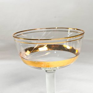 Juego de 8 Copas de Vidrio Talladas con Borde Dorado - imagen 3