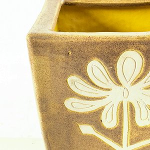 Macetero Cuadrado de Cerámica Beige con Diseño Floral - imagen 3
