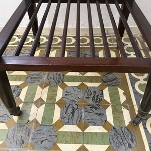 Mesa Auxiliar de Madera con Plato Giratorio de Cobre - imagen 4